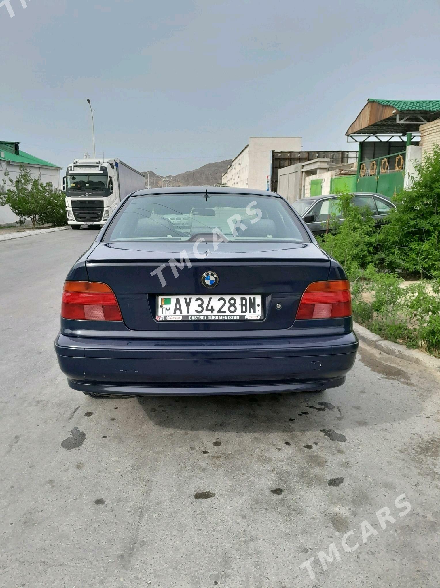 BMW E39 1998 - 82 000 TMT - Türkmenbaşy - img 4