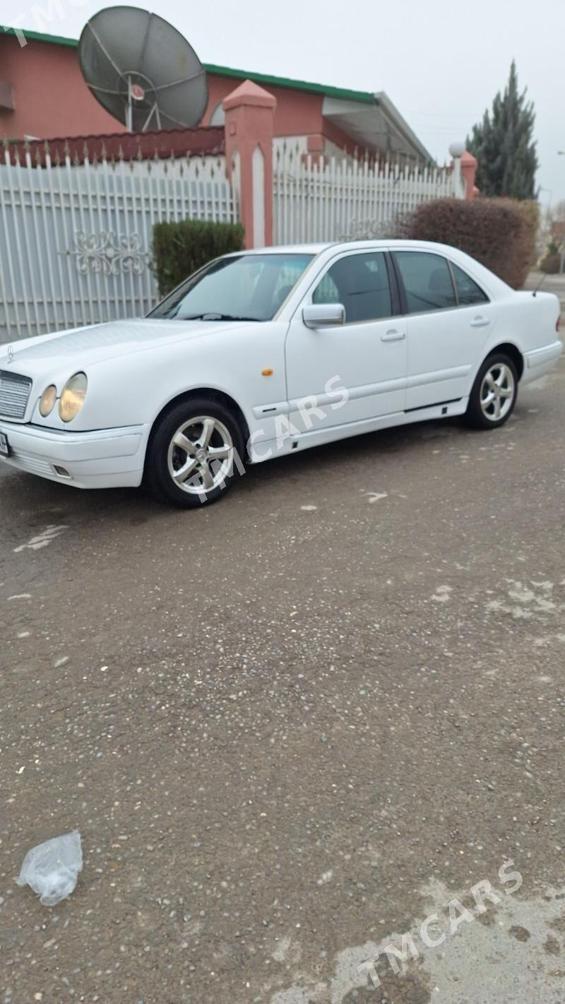 Mercedes-Benz E320 1996 - 45 000 TMT - Änew - img 4