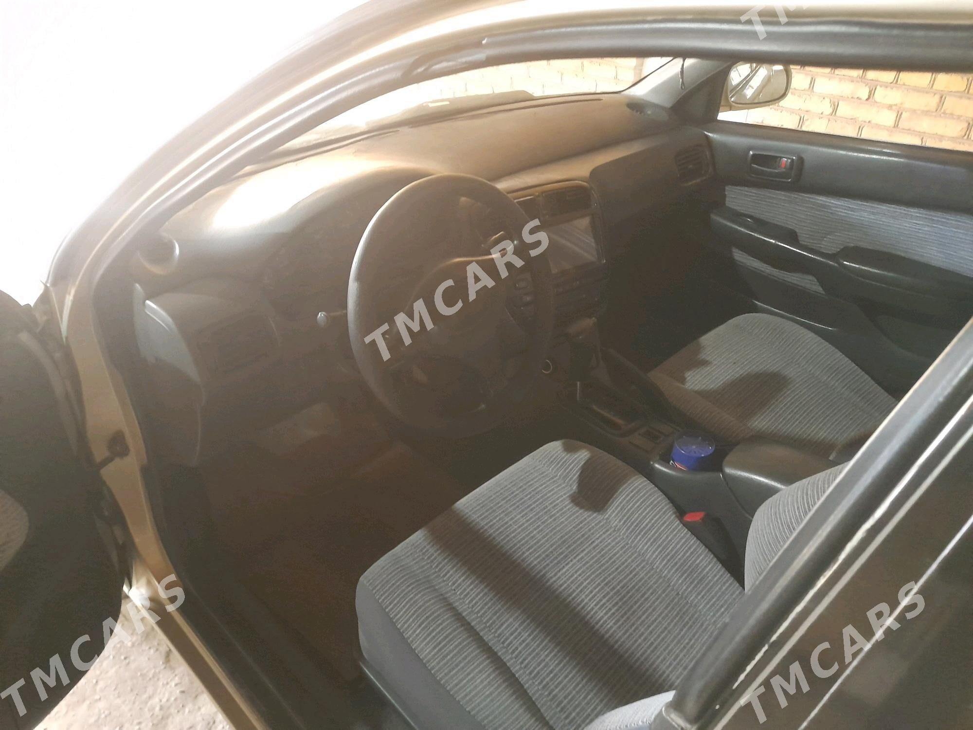 Toyota Carina 1995 - 60 000 TMT - Saýat - img 3