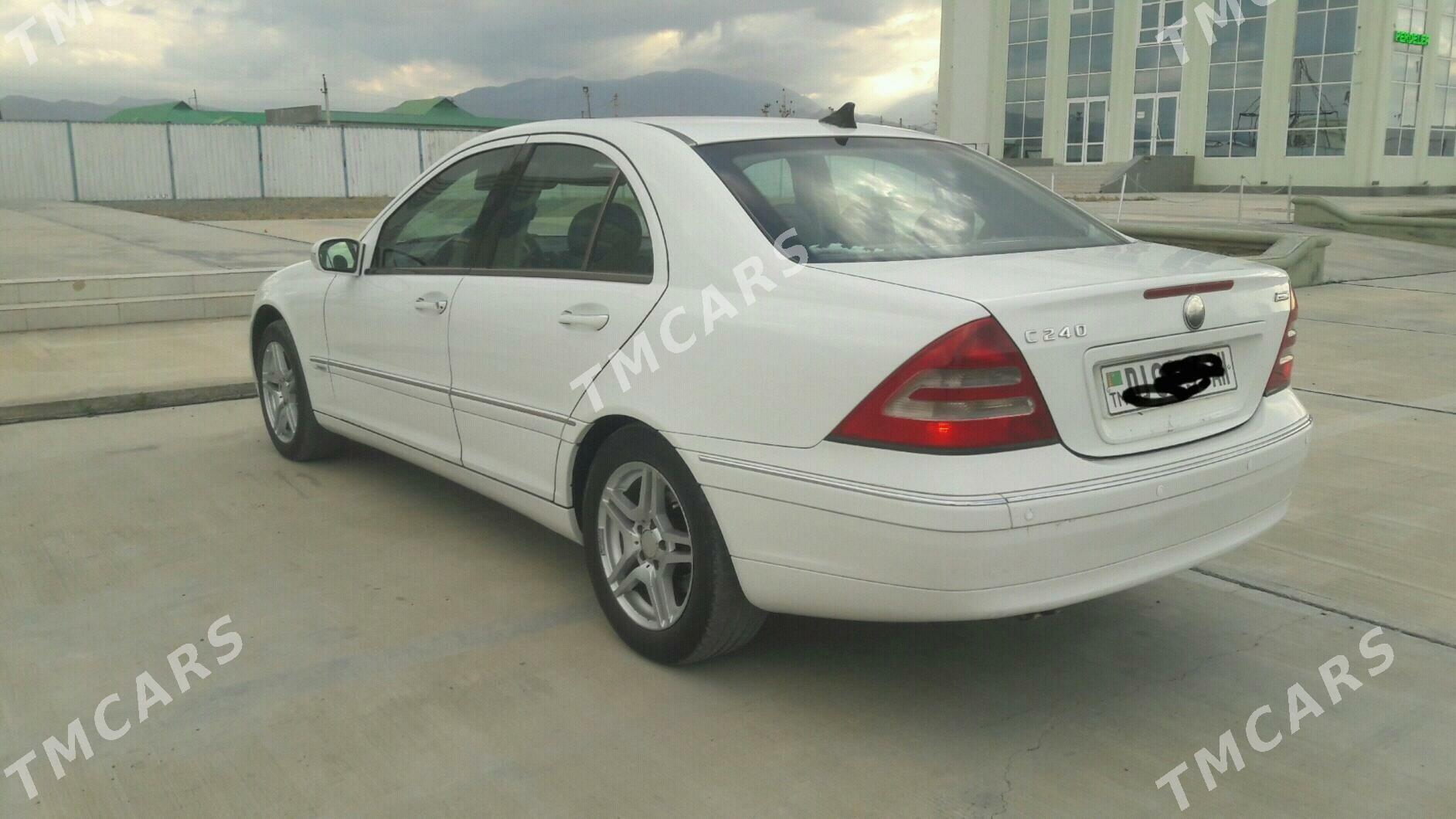 Mercedes-Benz C320 2001 - 100 000 TMT - Bäherden - img 4