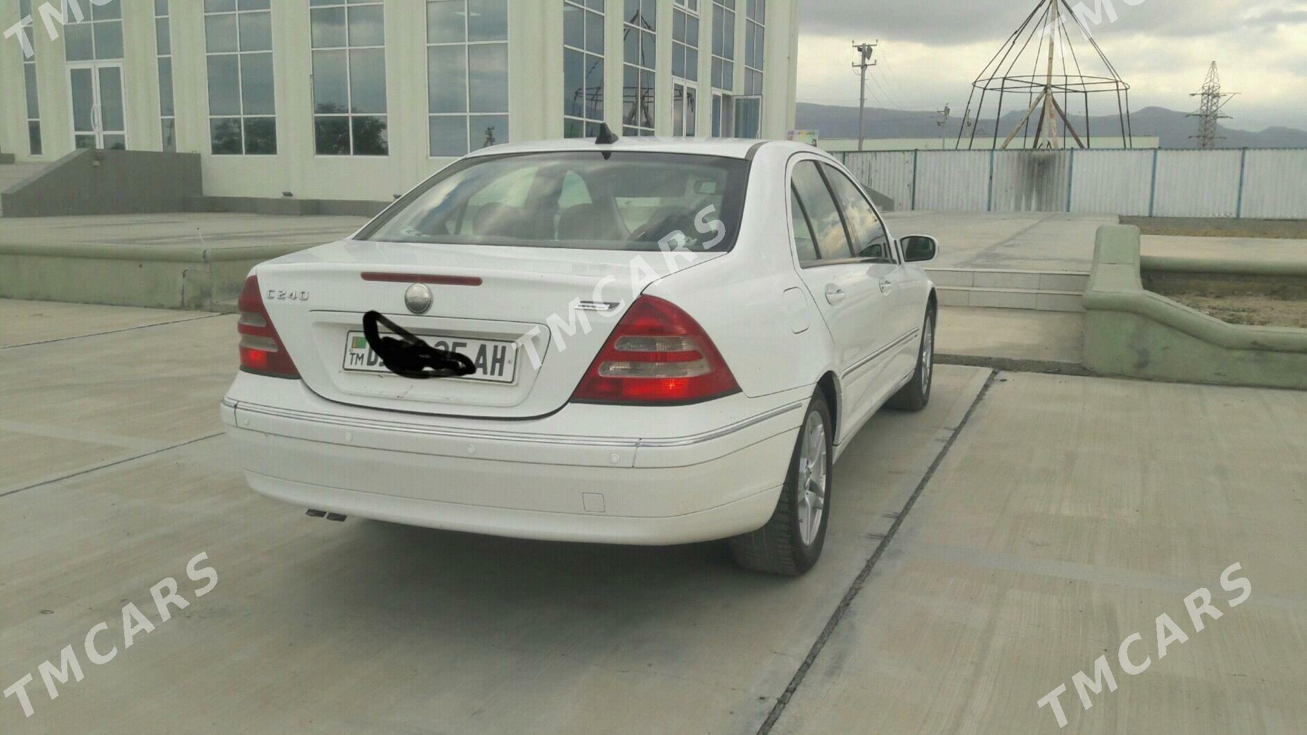 Mercedes-Benz C320 2001 - 100 000 TMT - Bäherden - img 3