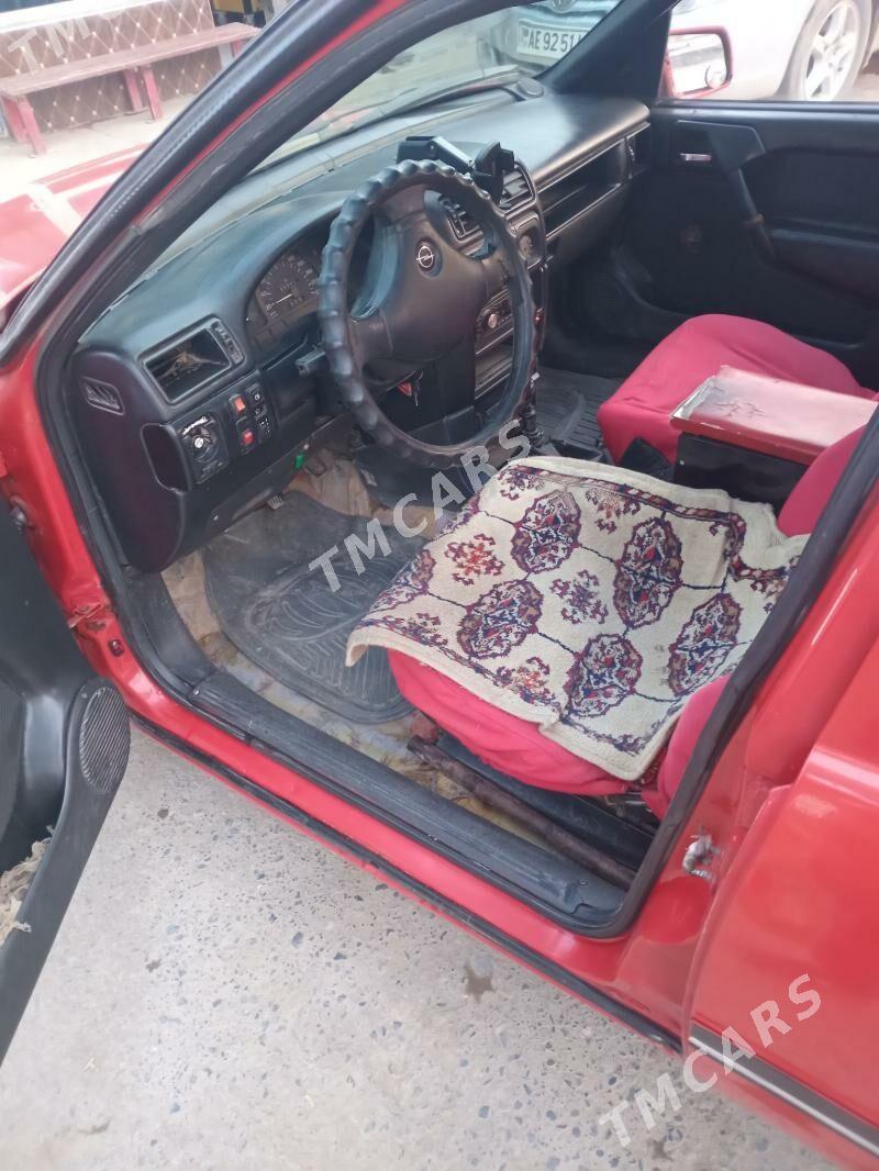 Opel Vectra 1992 - 25 000 TMT - Saýat - img 2