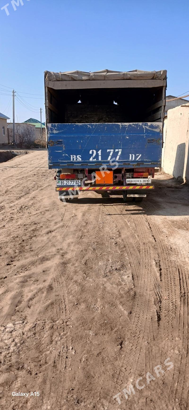 Mercedes-Benz ACTROS 3331 1990 - 160 000 TMT - Кёнеургенч - img 4