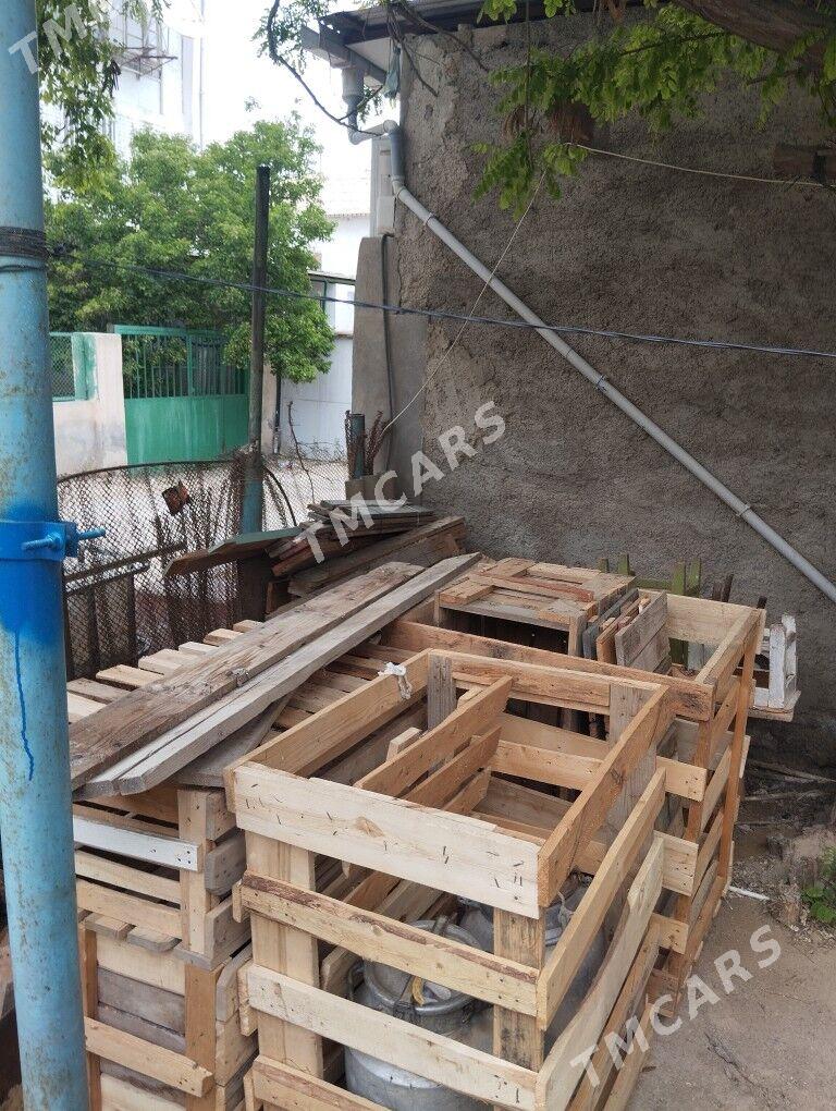 Agaçlar. tagtalar. - Türkmenbaşy - img 2