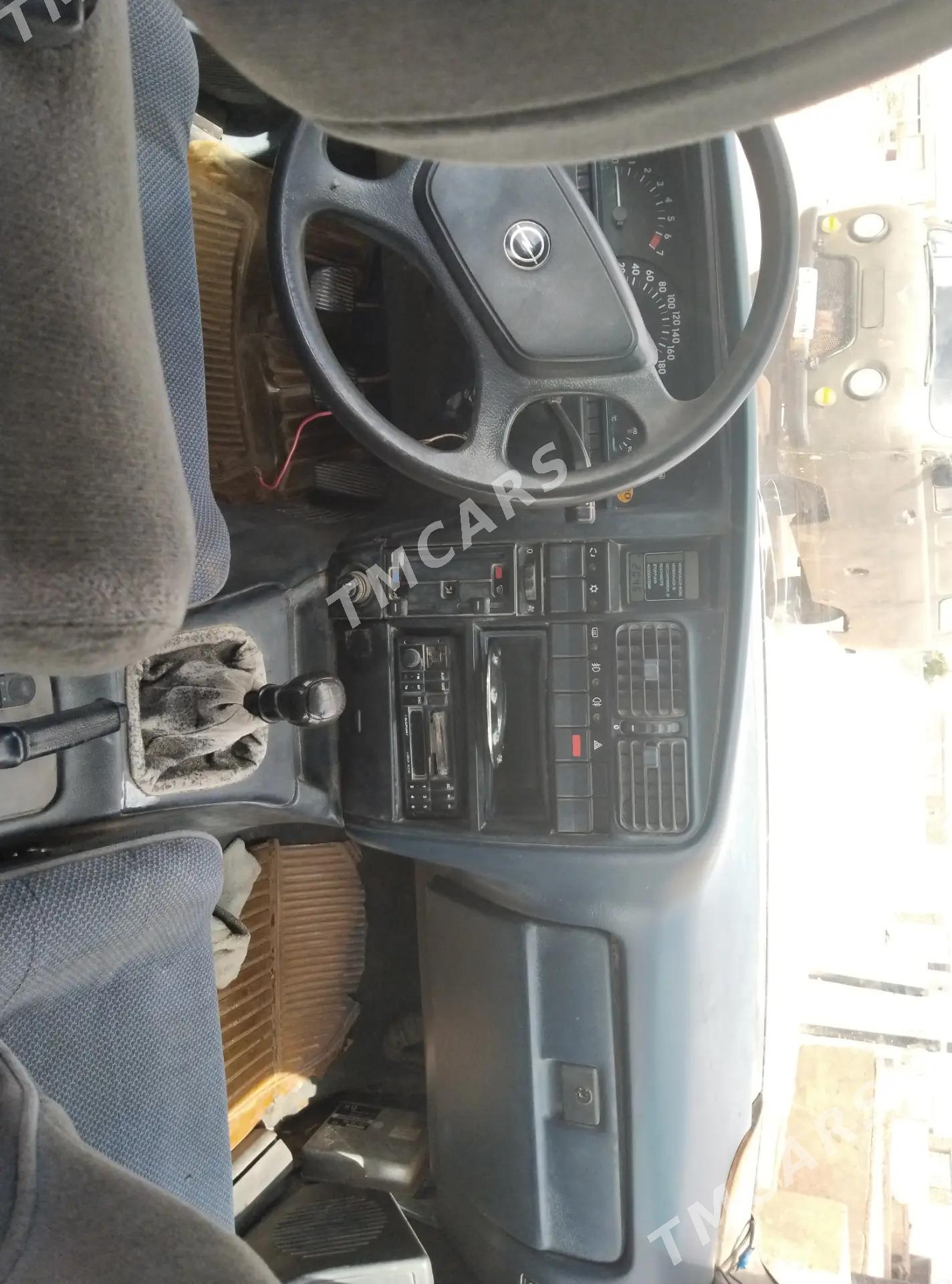 Opel Omega 1990 - 22 000 TMT - Balkanabat - img 4