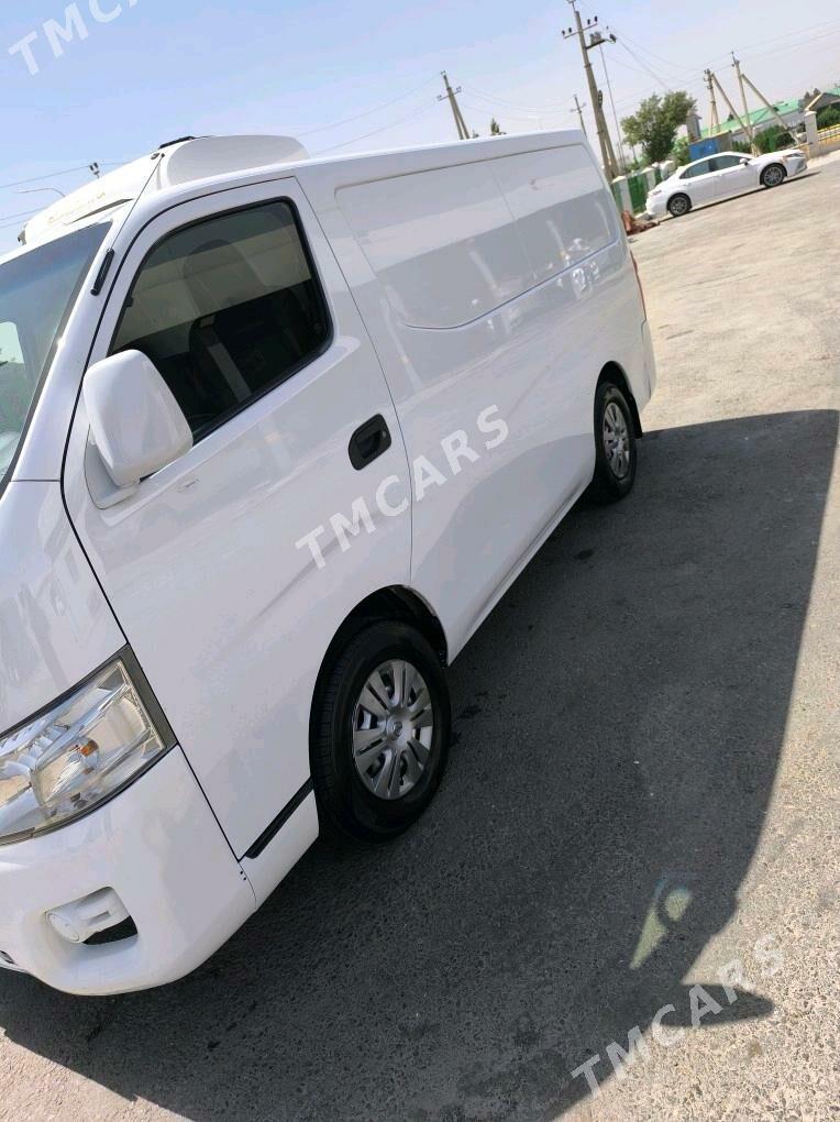 Nissan Urvan 2013 - 270 000 TMT - Ашхабад - img 4
