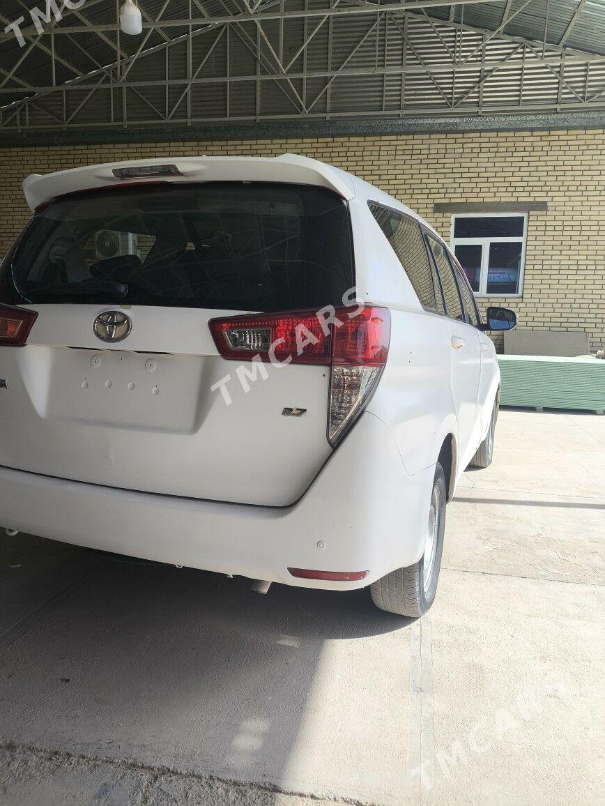 Toyota Innova 2020 - 230 000 TMT - Baýramaly - img 5