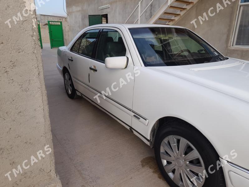 Mercedes-Benz C320 1996 - 75 000 TMT - Balkanabat - img 7