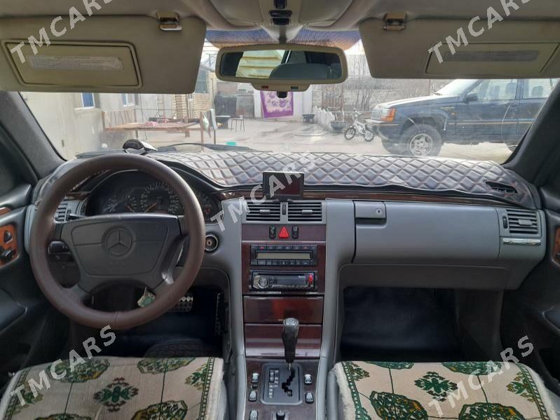 Mercedes-Benz C320 1996 - 75 000 TMT - Balkanabat - img 6