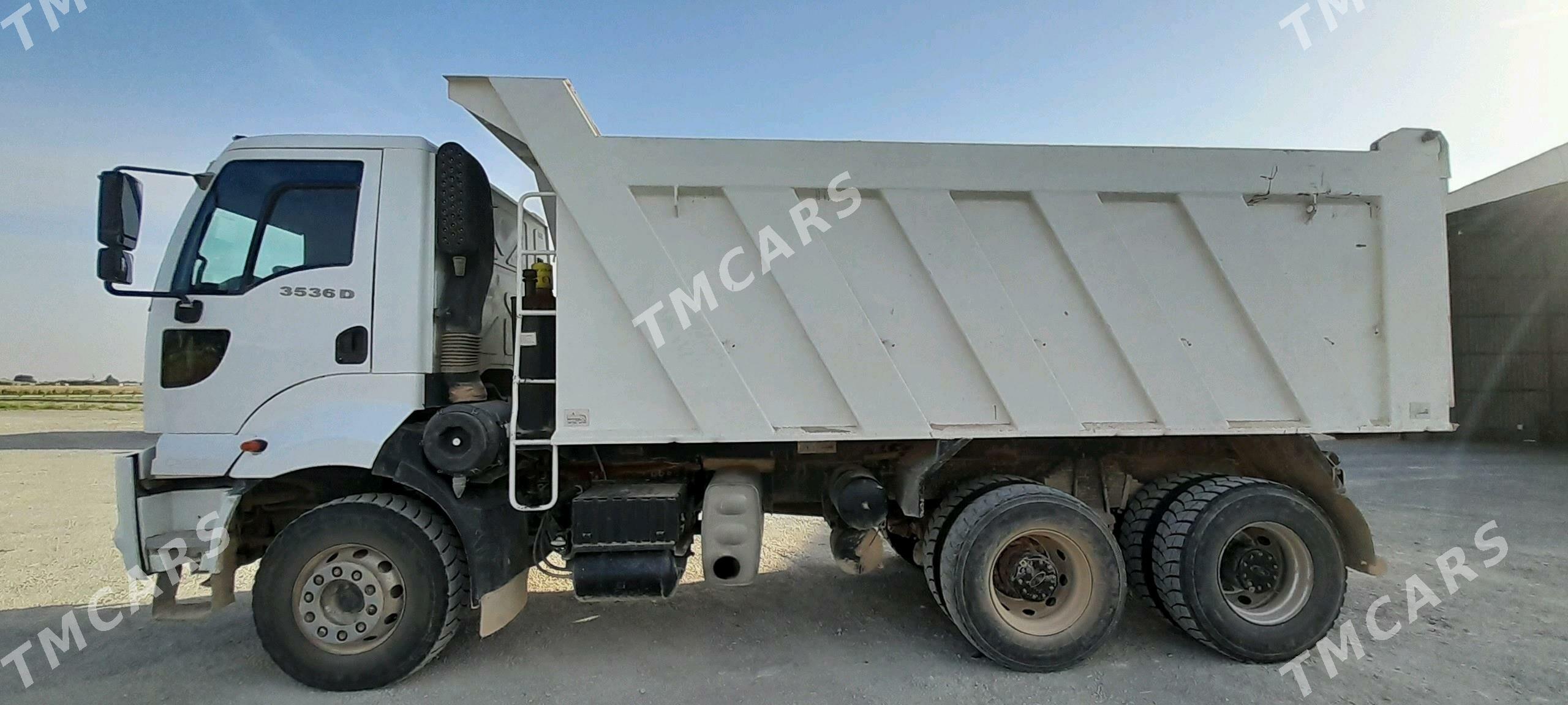Ford Cargo 3536M 2015 - 700 000 TMT - Büzmeýin - img 4