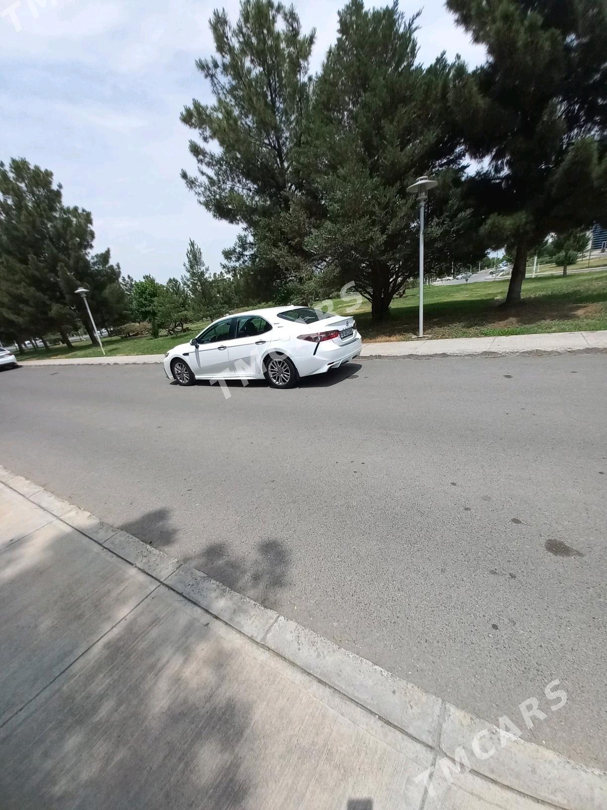 Toyota Camry 2021 - 340 000 TMT - Мары - img 3