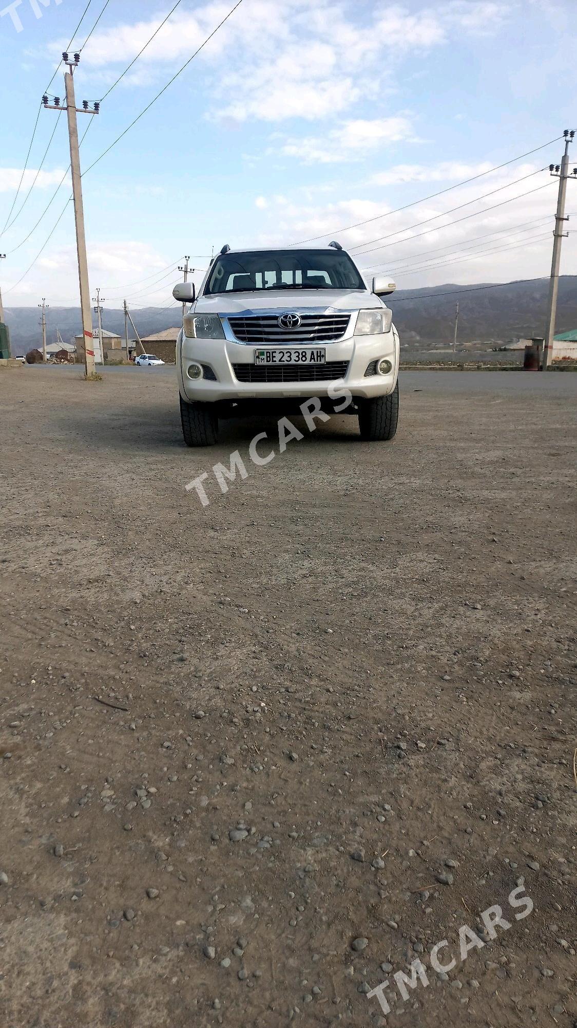 Toyota Hilux 2013 - 260 000 TMT - Bäherden - img 6