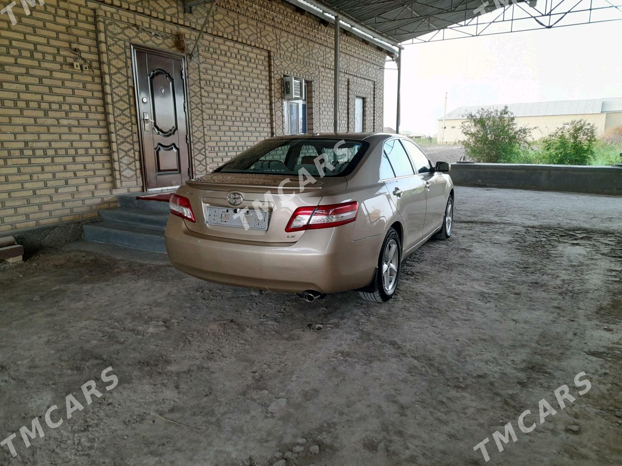Toyota Camry 2010 - 170 000 TMT - Теджен - img 3