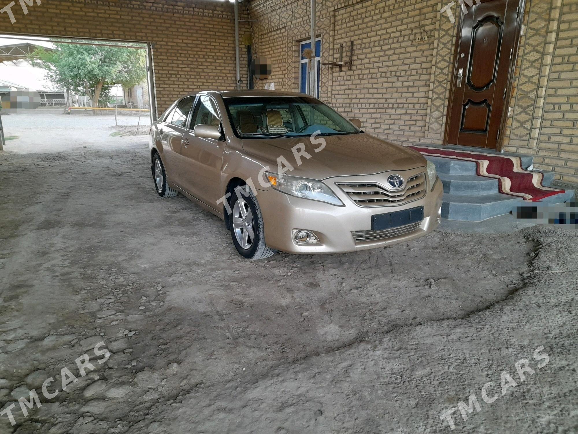 Toyota Camry 2010 - 170 000 TMT - Теджен - img 2