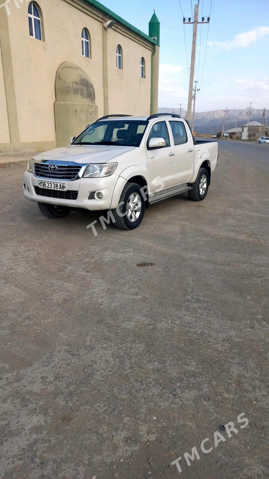 Toyota Hilux 2013 - 260 000 TMT - Bäherden - img 10