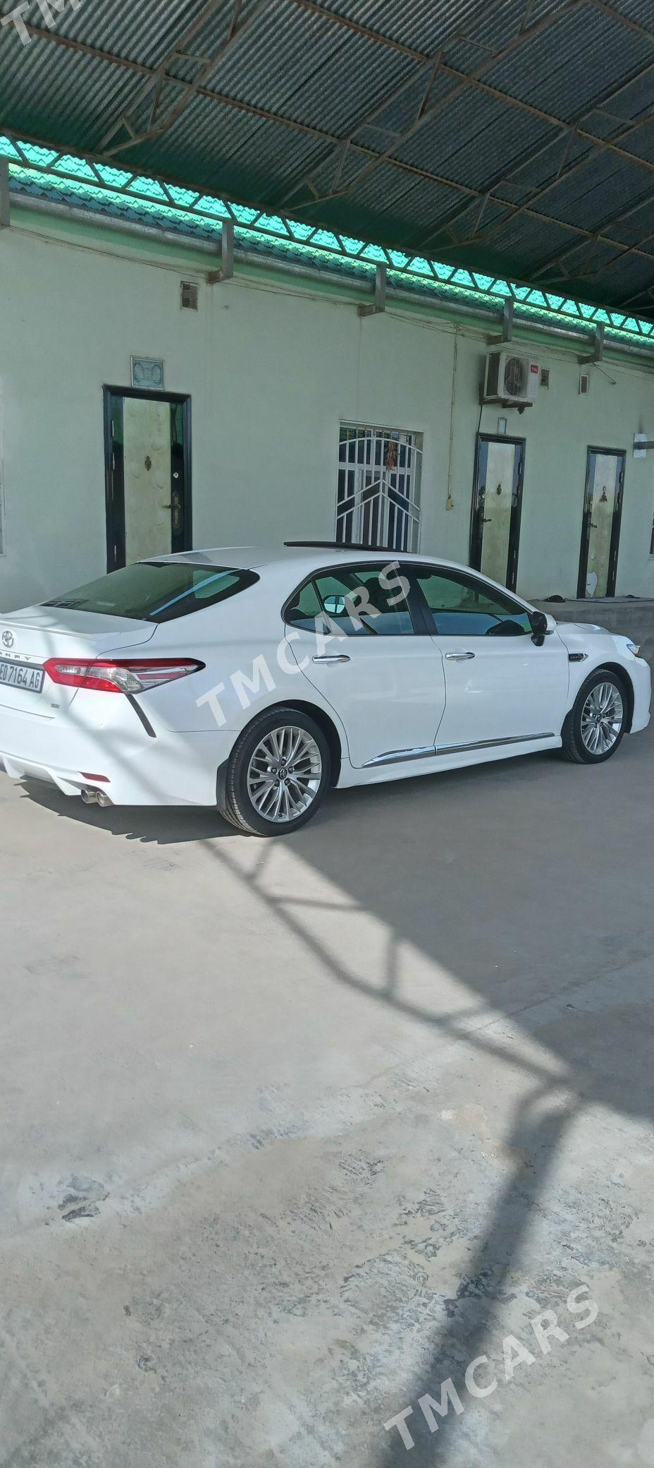 Toyota Camry 2018 - 350 000 TMT - Aşgabat - img 6
