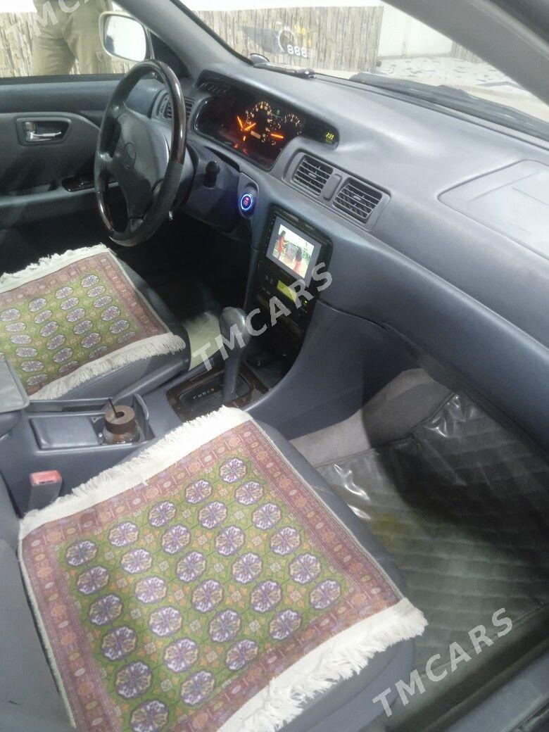 Toyota Camry 2001 - 165 000 TMT - Чарджоу - img 3