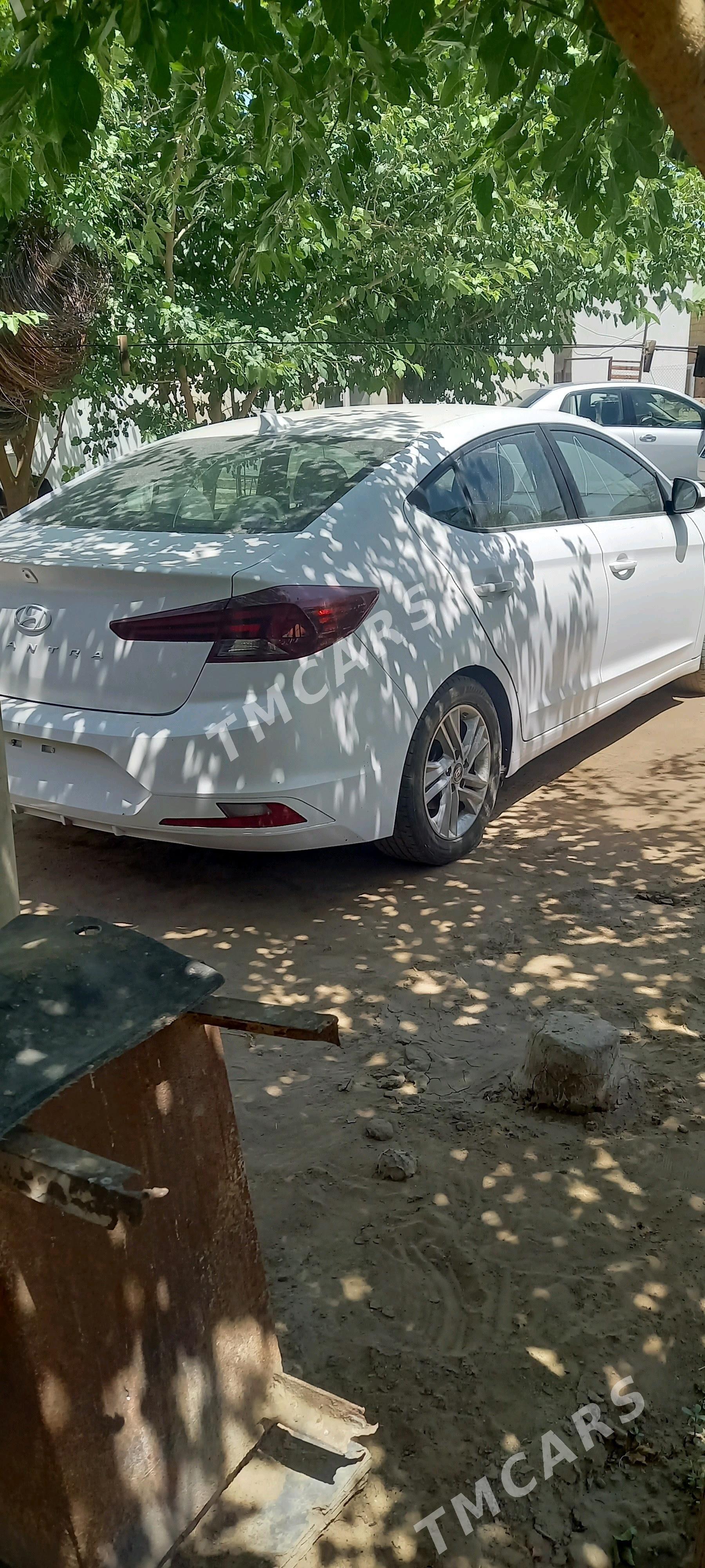 Hyundai Elantra 2021 - 180 000 TMT - Büzmeýin - img 5