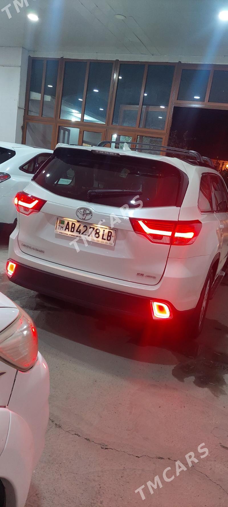 Toyota Highlander 2018 - 475 000 TMT - Туркменабат - img 2