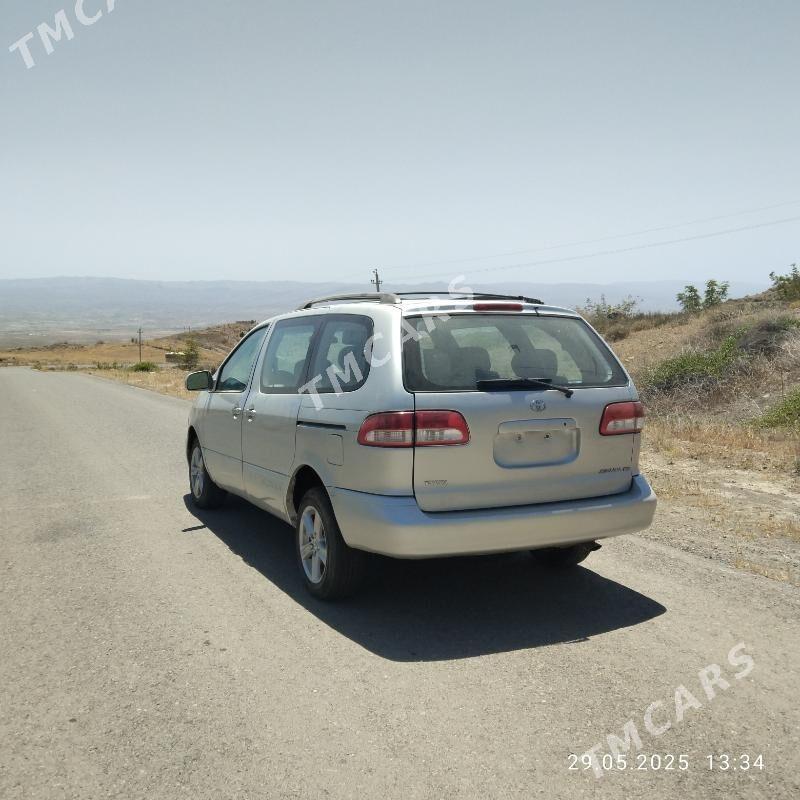 Toyota Sienna 2002 - 160 000 TMT - Magtymguly - img 3
