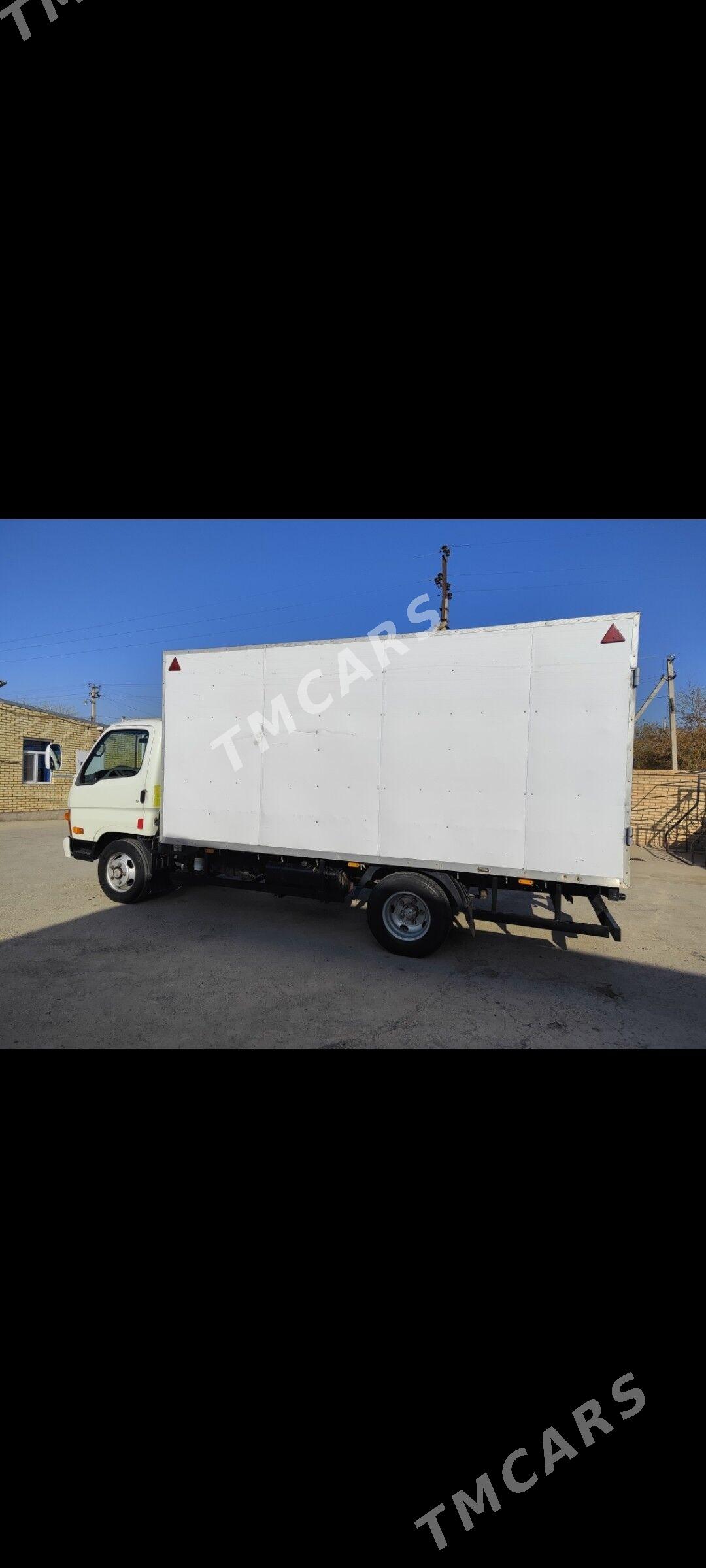 Mitsubishi Canter 2010 - 300 000 TMT - Mary - img 4