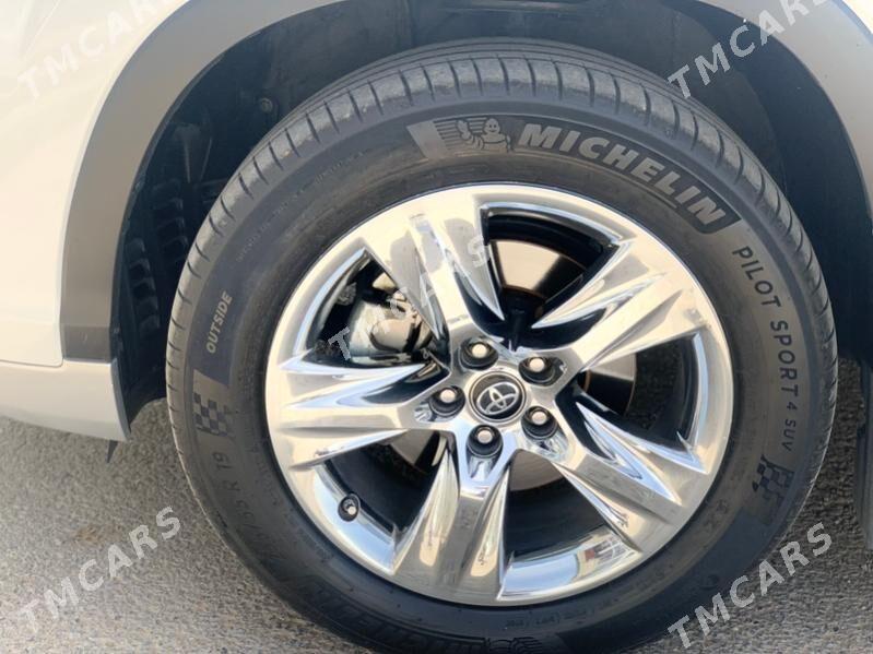 Toyota Highlander 2018 - 550 000 TMT - Ашхабад - img 4
