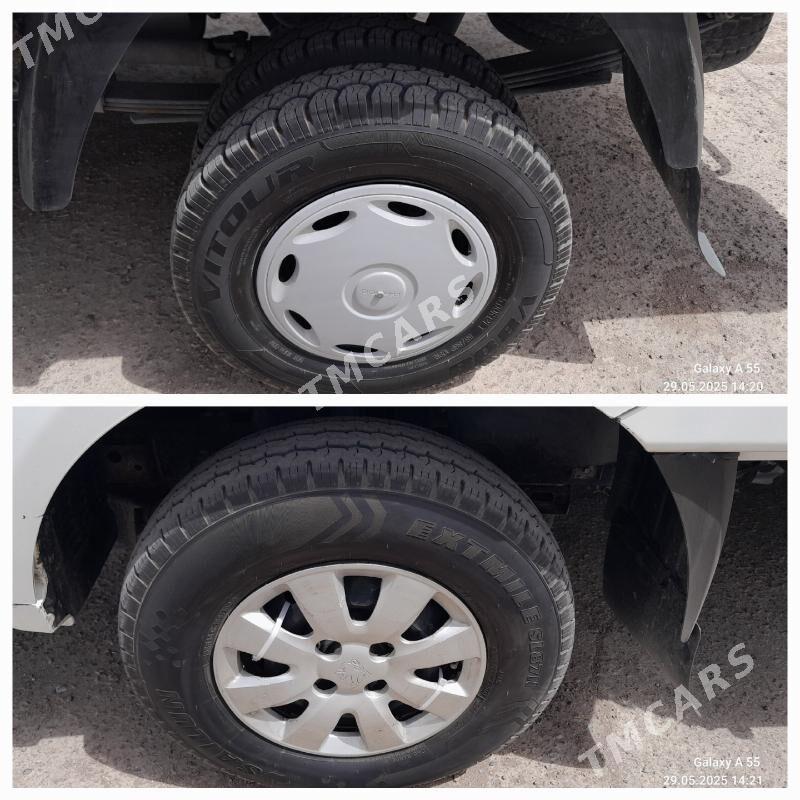 Kia Bongo 2011 - 180 000 TMT - Daşoguz - img 3