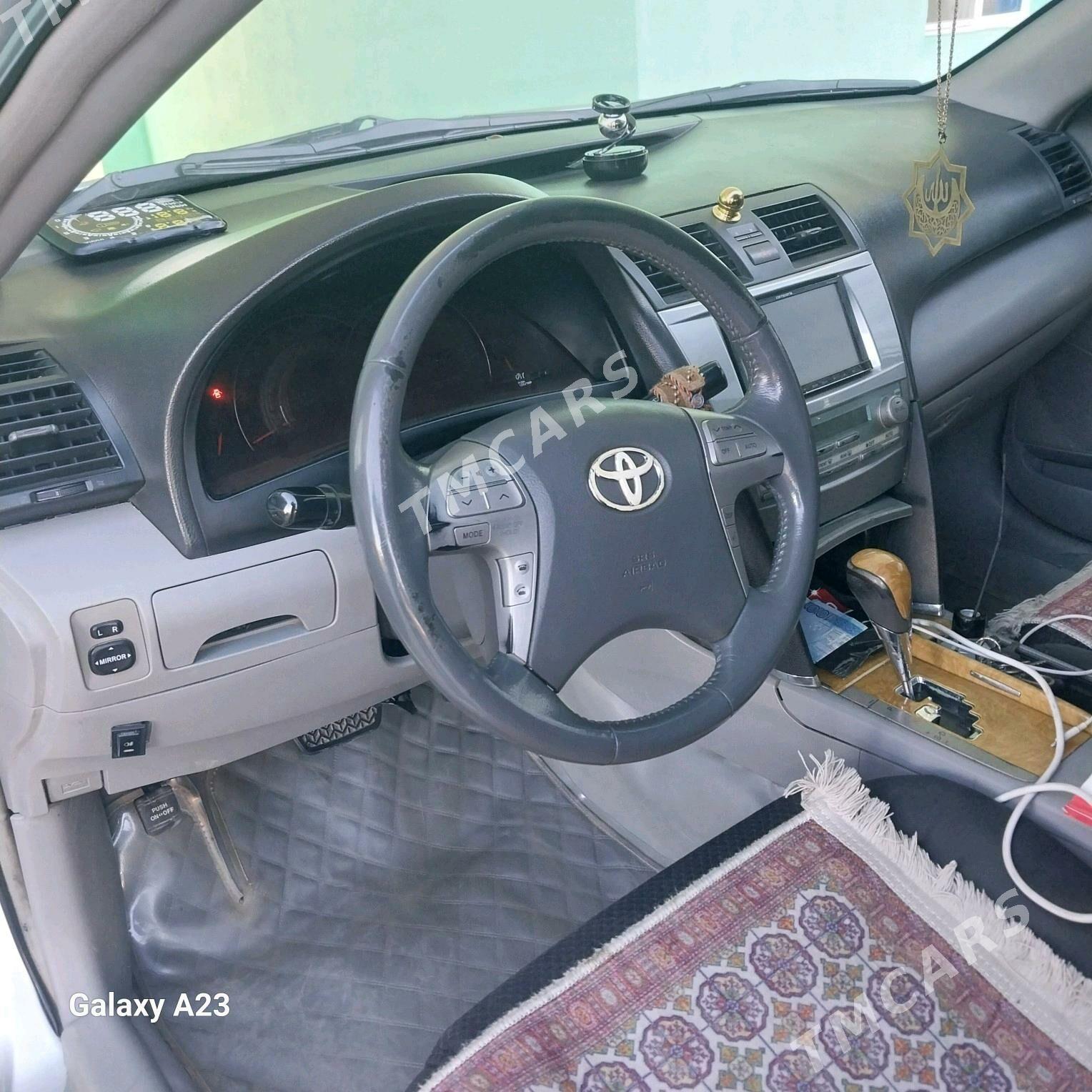 Toyota Camry 2011 - 170 000 TMT - Теджен - img 3