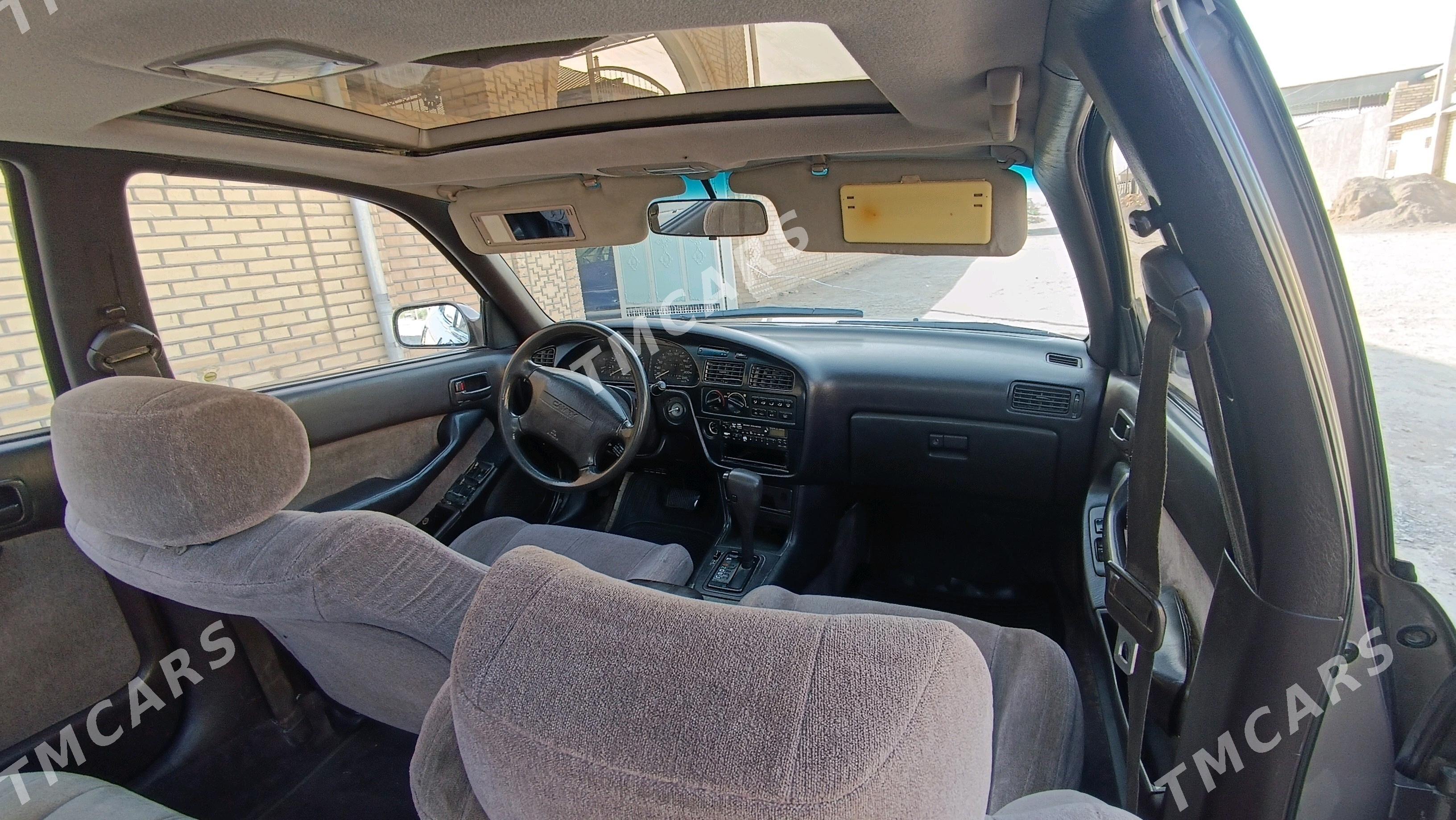 Toyota Camry 1992 - 85 000 TMT - Mary - img 6