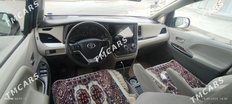 Toyota Sienna 2016 - 313 000 TMT - Мары - img 4