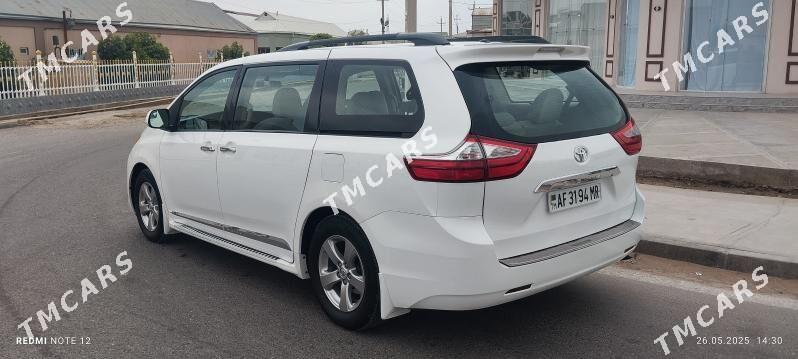Toyota Sienna 2016 - 313 000 TMT - Мары - img 3