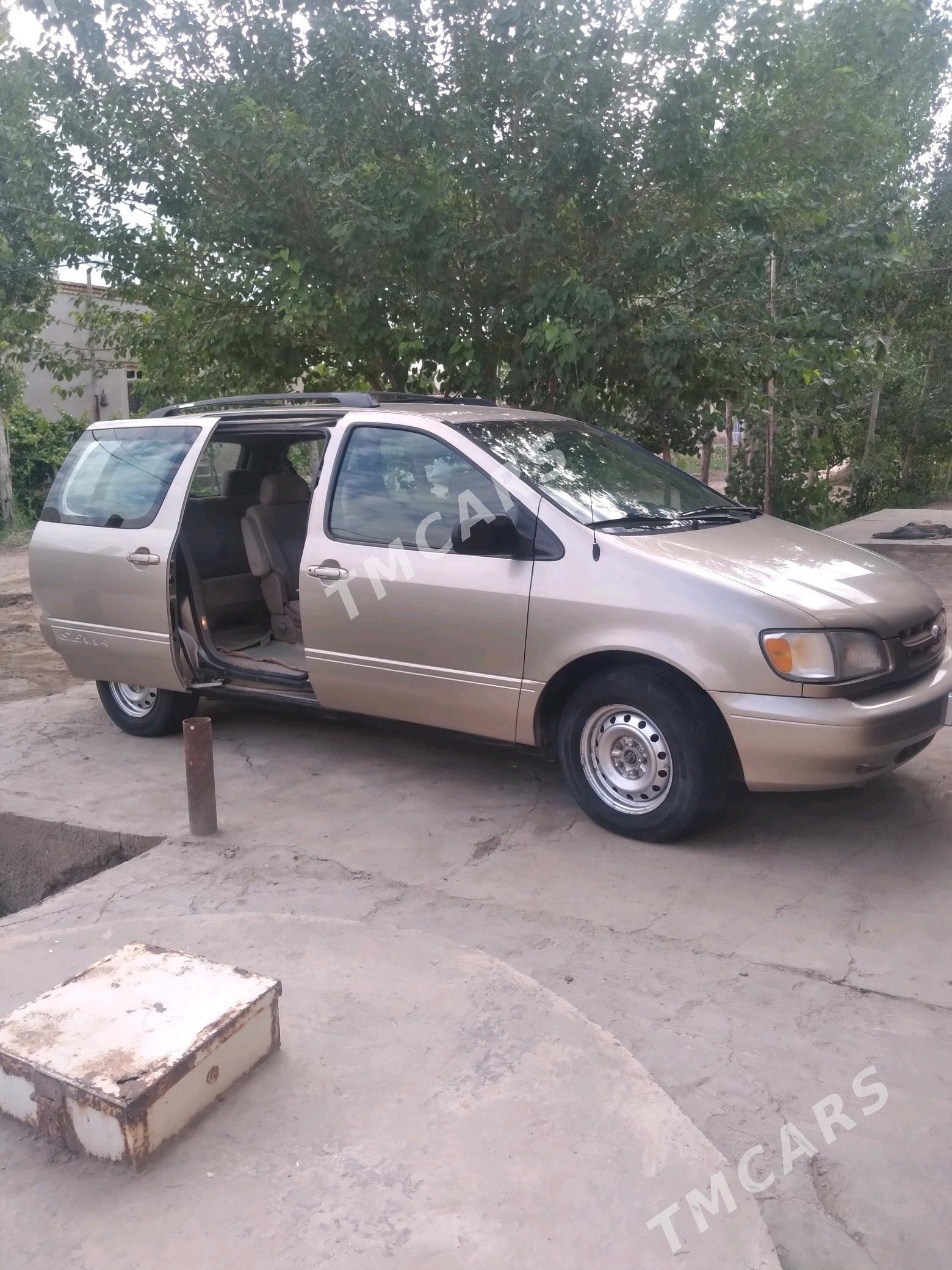 Toyota Sienna 1999 - 155 000 TMT - Кёнеургенч - img 5