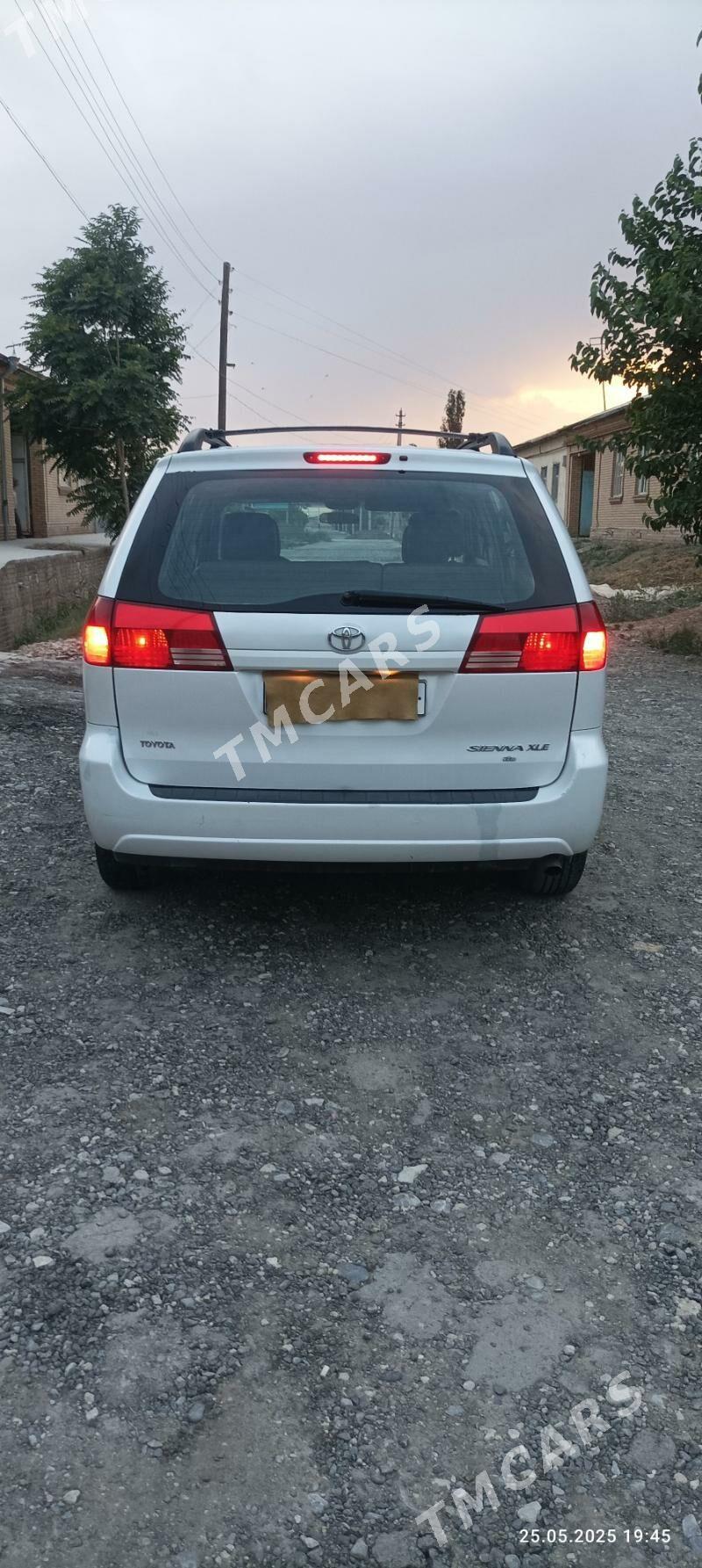Toyota Sienna 2004 - 210 000 TMT - Халач - img 3