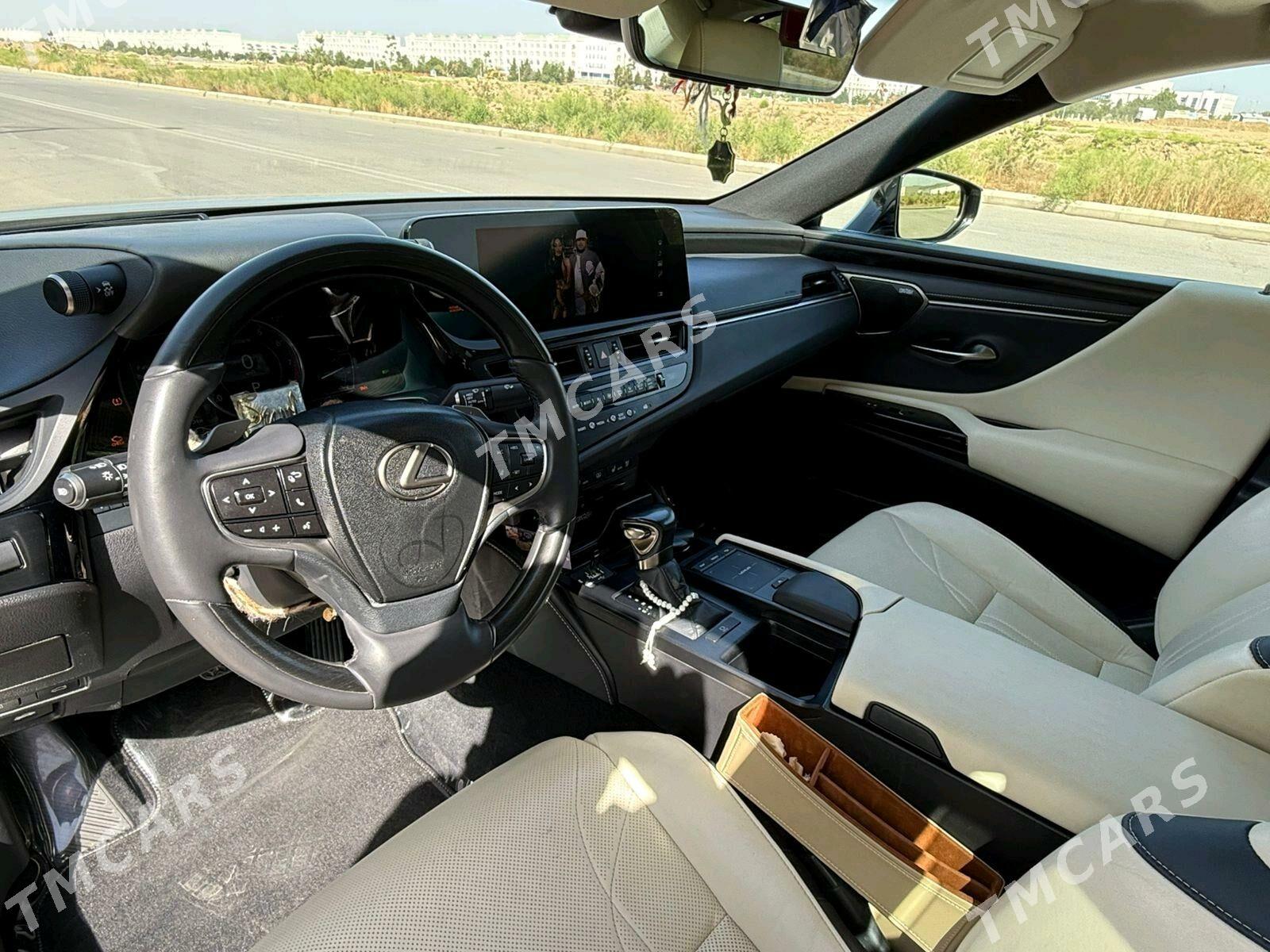 Lexus ES 350 2022 - 740 000 TMT - Gurtly - img 5