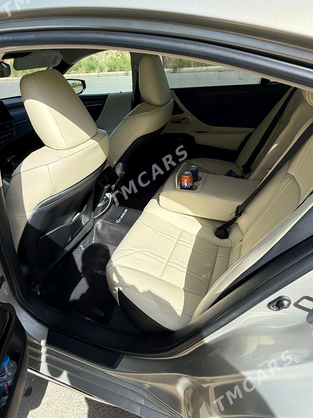 Lexus ES 350 2022 - 740 000 TMT - Gurtly - img 6