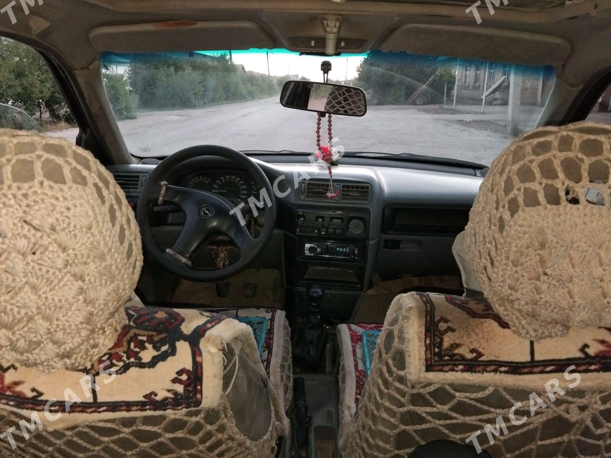 Opel Vectra 1993 - 25 000 TMT - Сакар - img 2