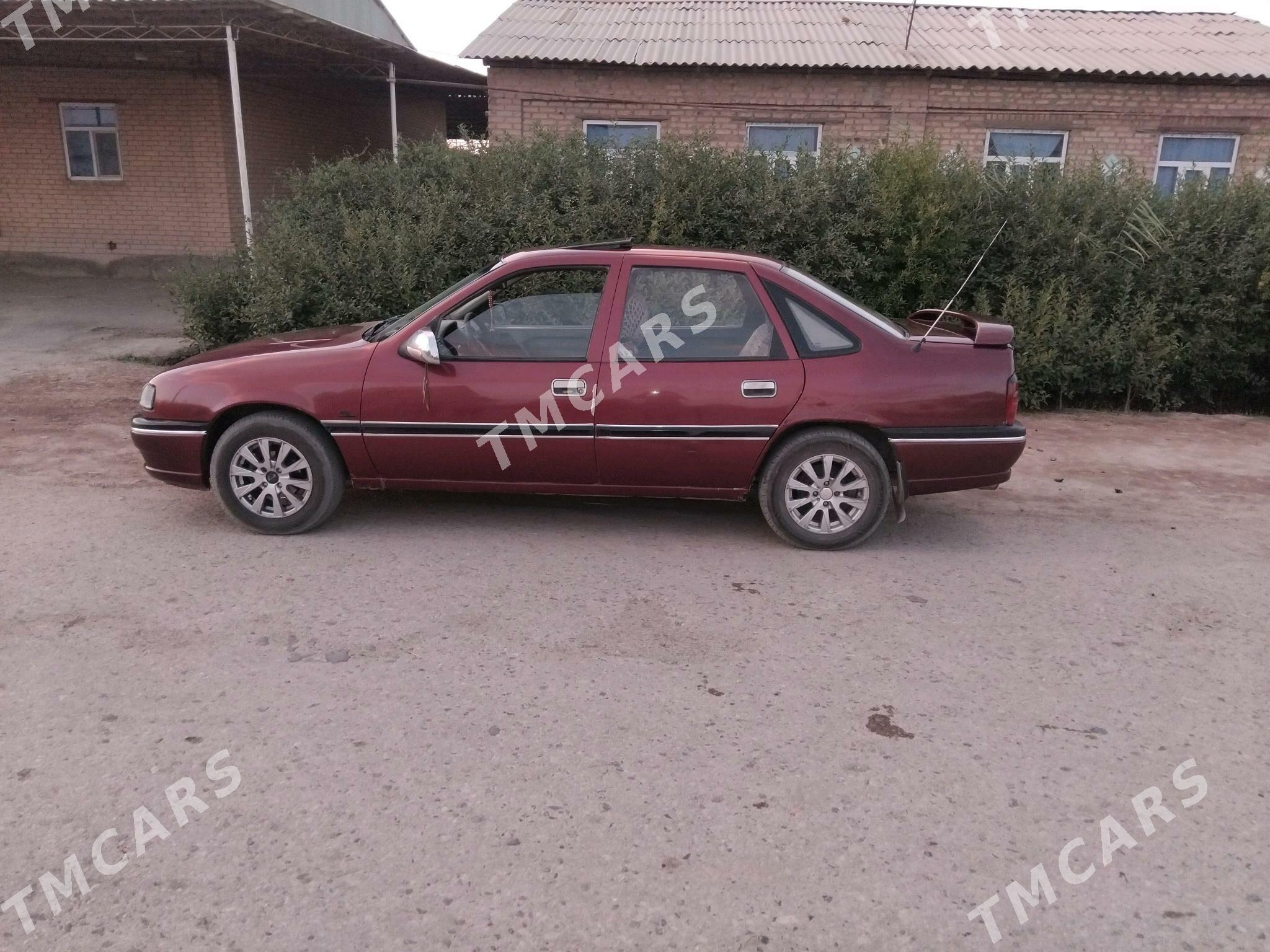 Opel Vectra 1993 - 25 000 TMT - Сакар - img 3