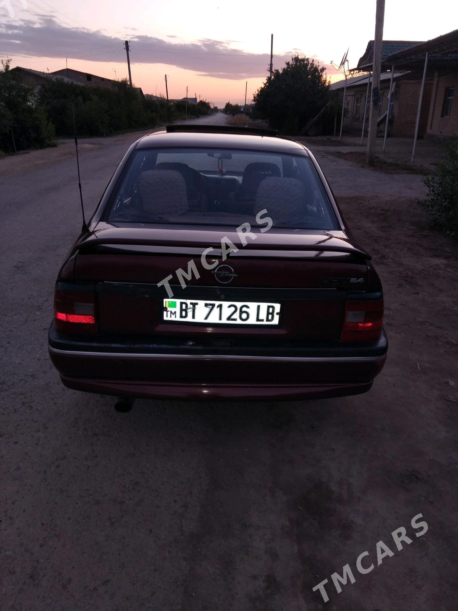 Opel Vectra 1993 - 25 000 TMT - Сакар - img 7