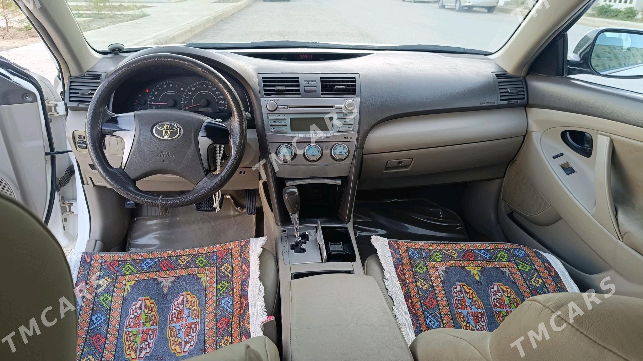 Toyota Camry 2010 - 135 000 TMT - Анев - img 4