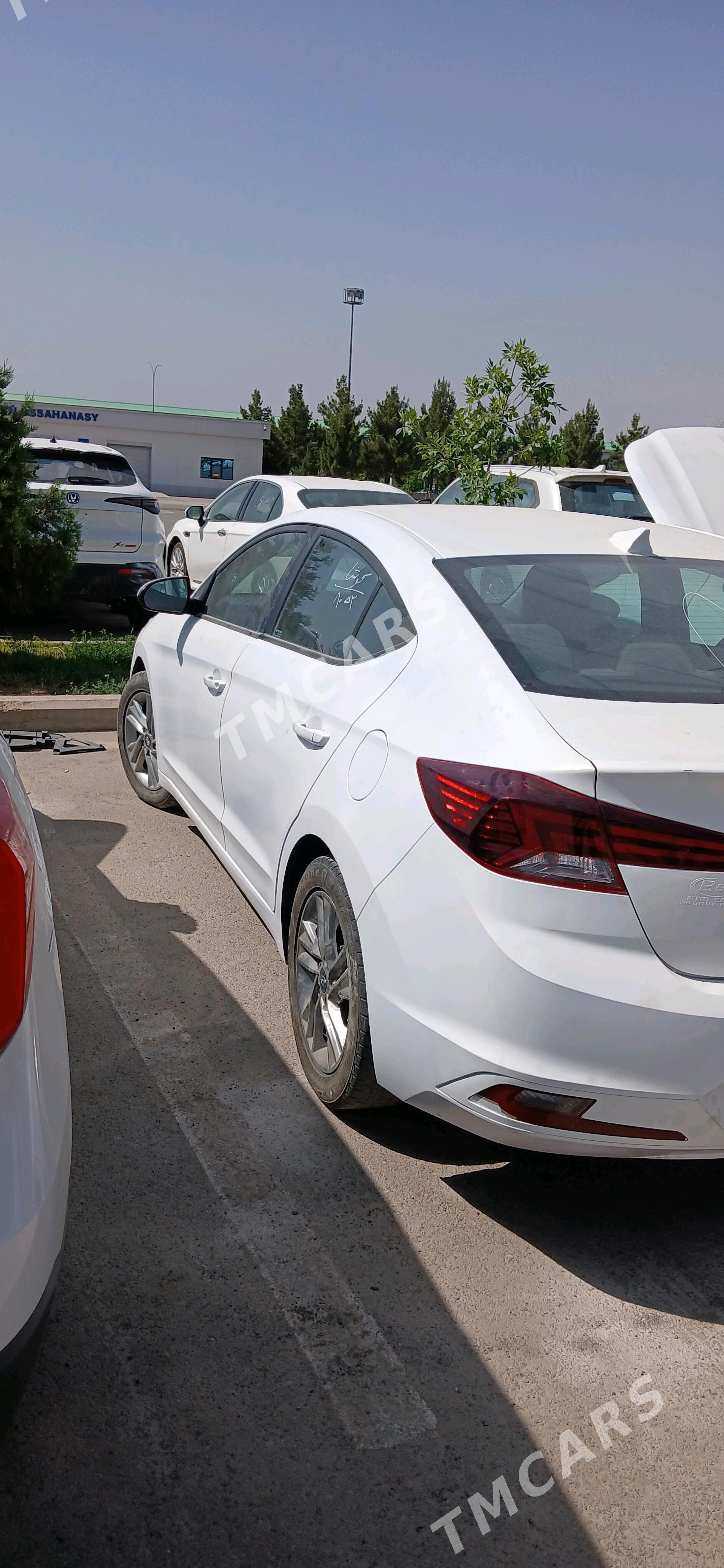 Hyundai Elantra 2020 - 170 000 TMT - Бузмеин - img 2