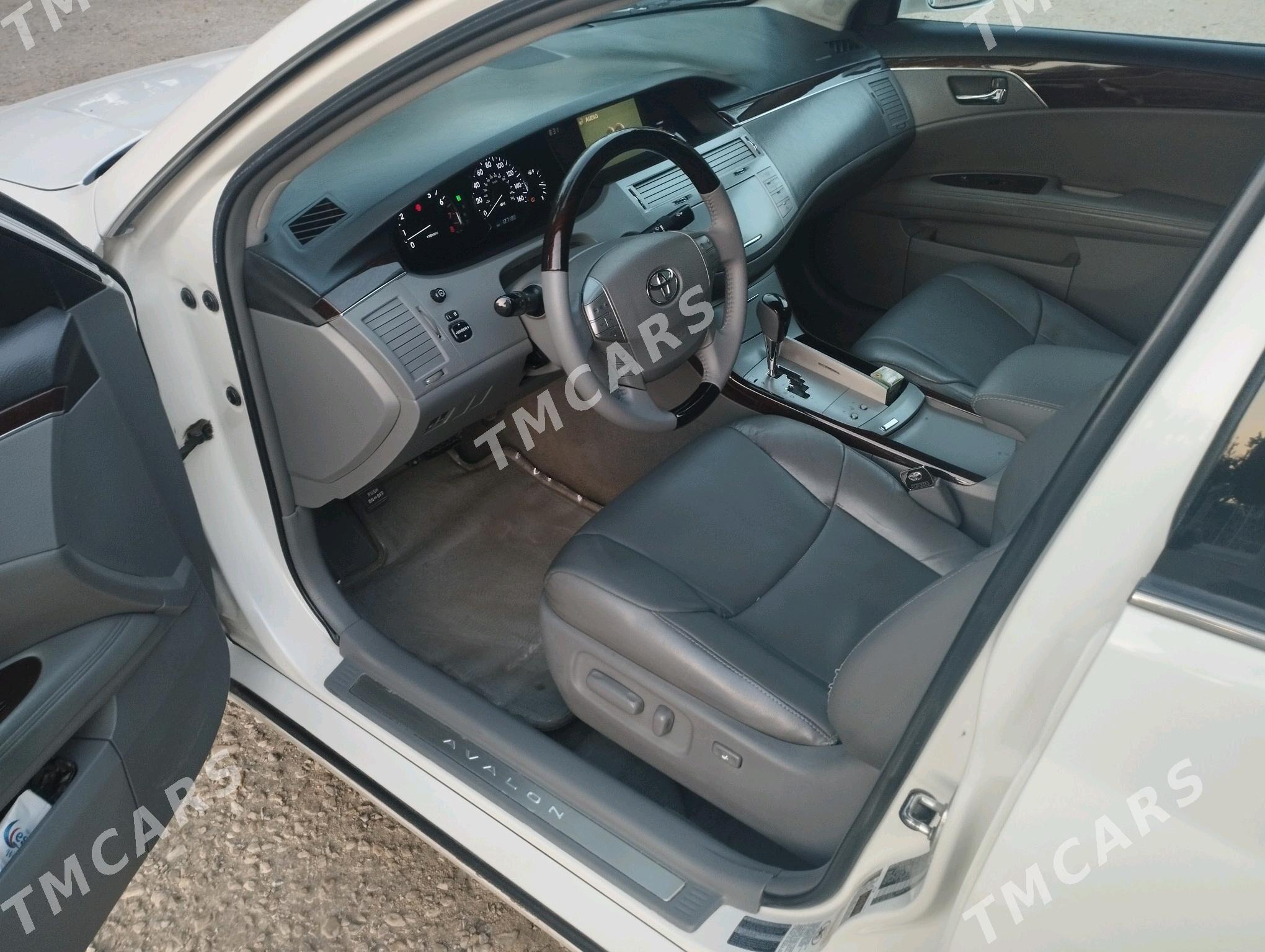 Toyota Avalon 2010 - 250 000 TMT - Балканабат - img 9