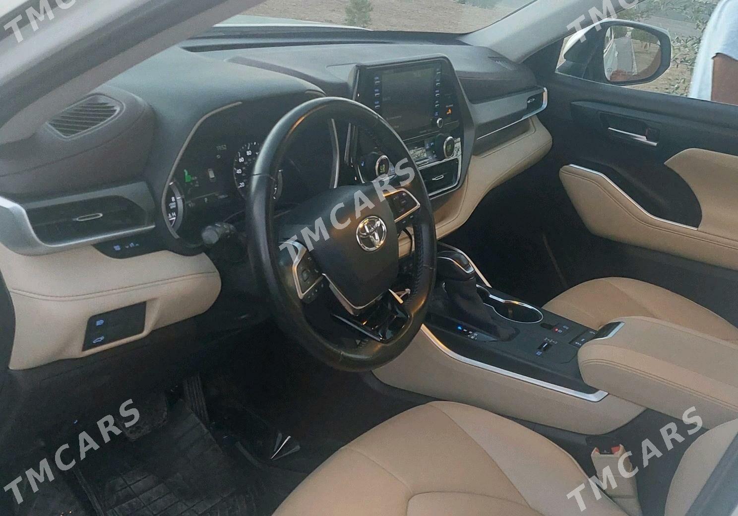 Toyota Highlander 2020 - 577 000 TMT - Ашхабад - img 4