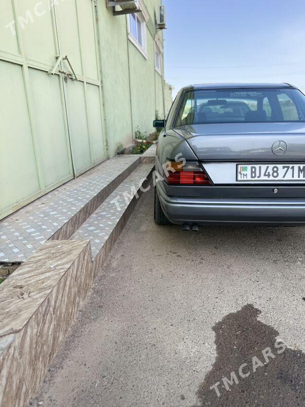 Mercedes-Benz E280 1988 - 95 000 TMT - Mary - img 7