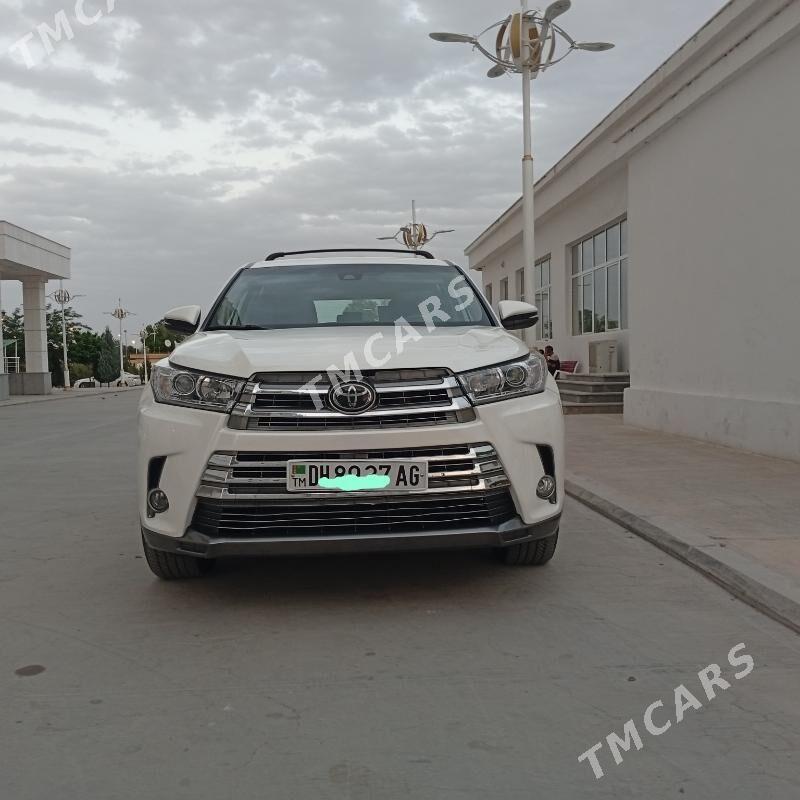 Toyota Highlander 2019 - 375 000 TMT - Ашхабад - img 2