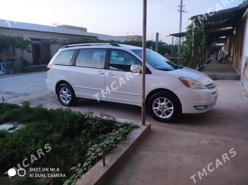 Toyota Sienna 2004 - 235 000 TMT - Туркменабат - img 3