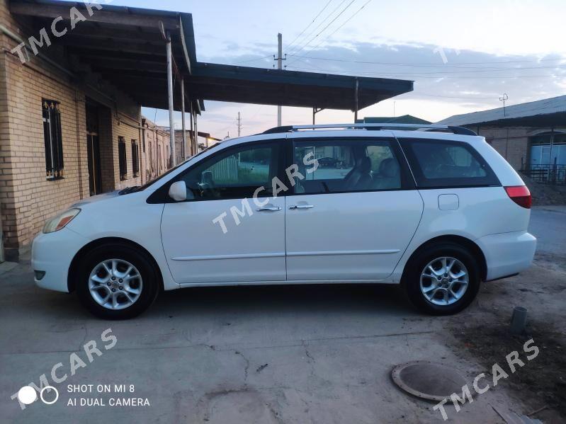 Toyota Sienna 2004 - 235 000 TMT - Туркменабат - img 4