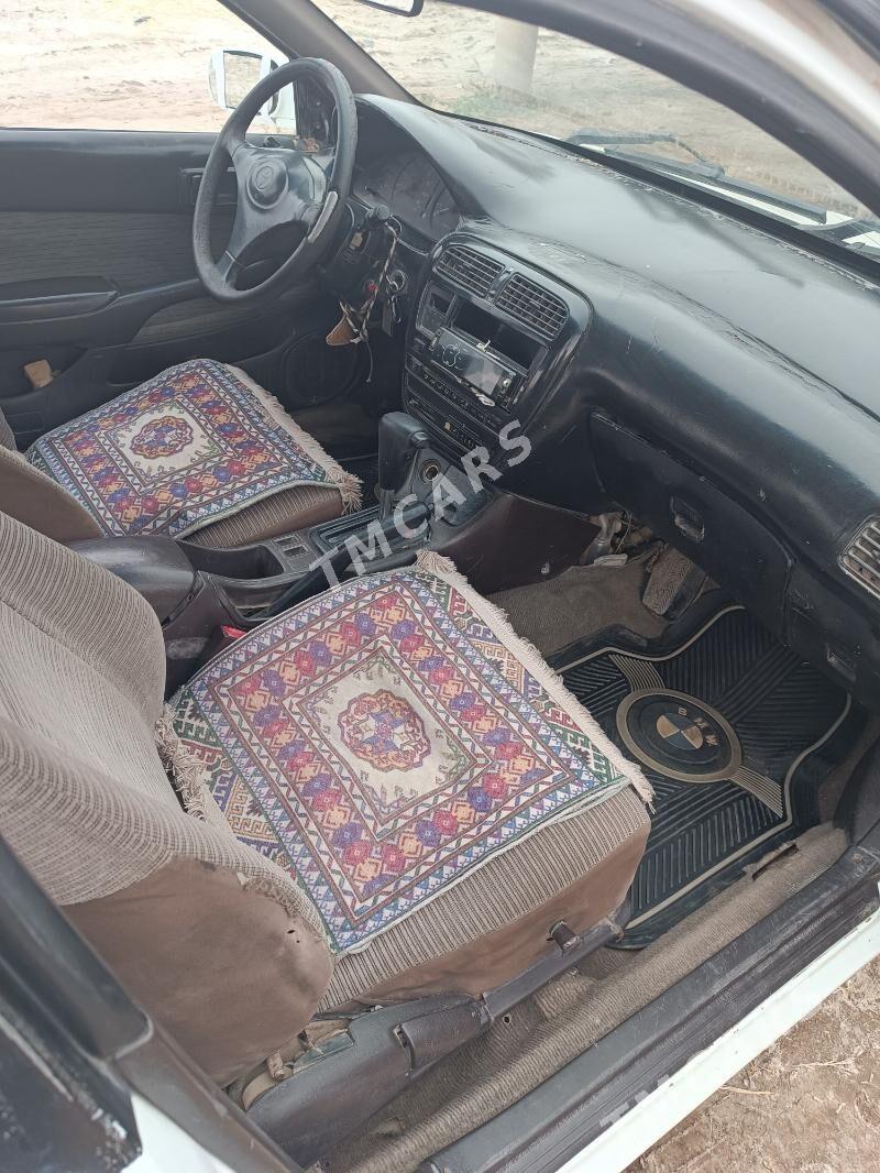 Toyota Carina 1993 - 30 000 TMT - Байрамали - img 5