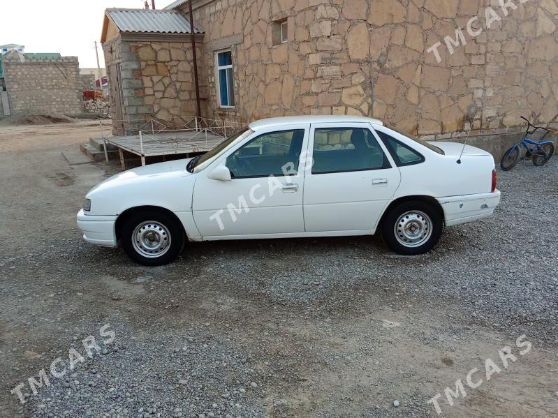 Opel Vectra 1995 - 35 000 TMT - Gumdag - img 3