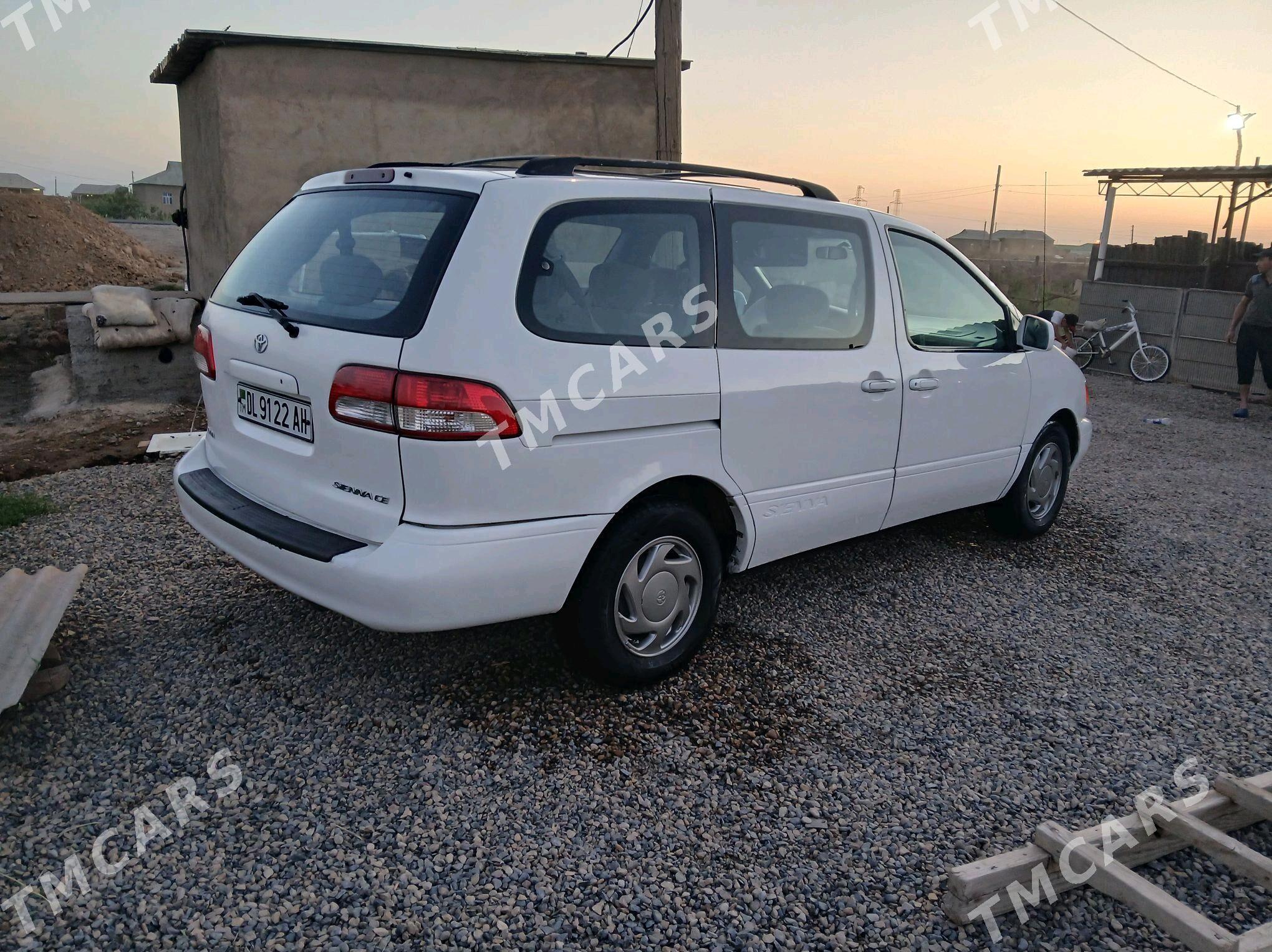 Toyota Sienna 2002 - 130 000 TMT - Теджен - img 4
