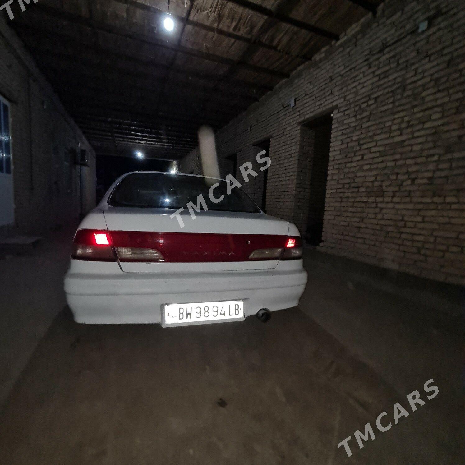 Nissan Maxima 1998 - 35 000 TMT - Çärjew - img 2